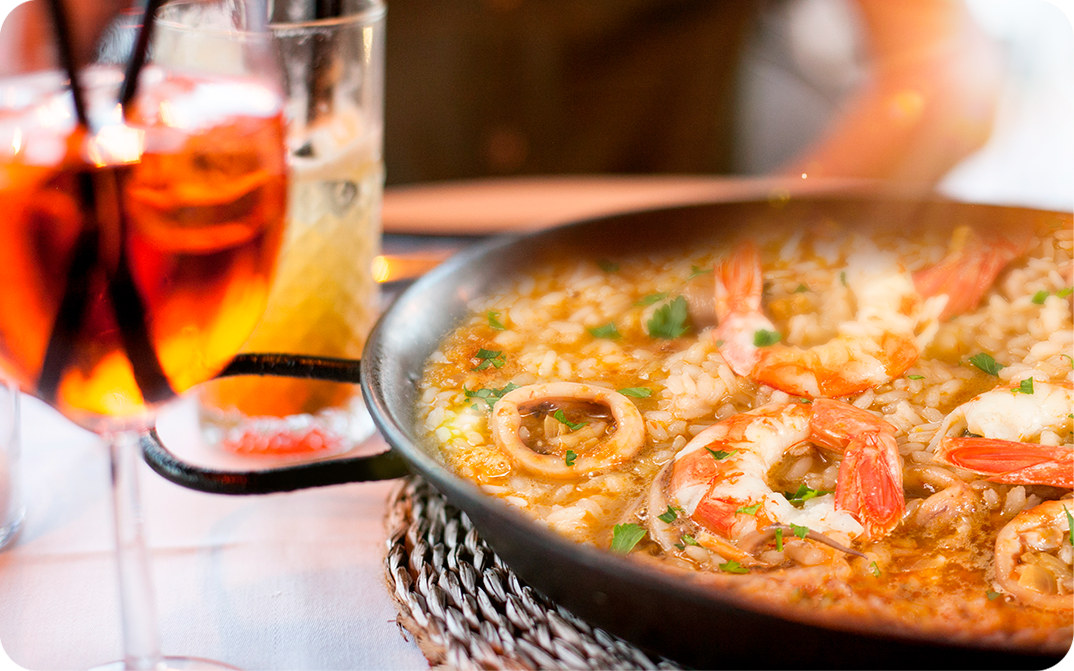 Arroz con langostinos y calamares